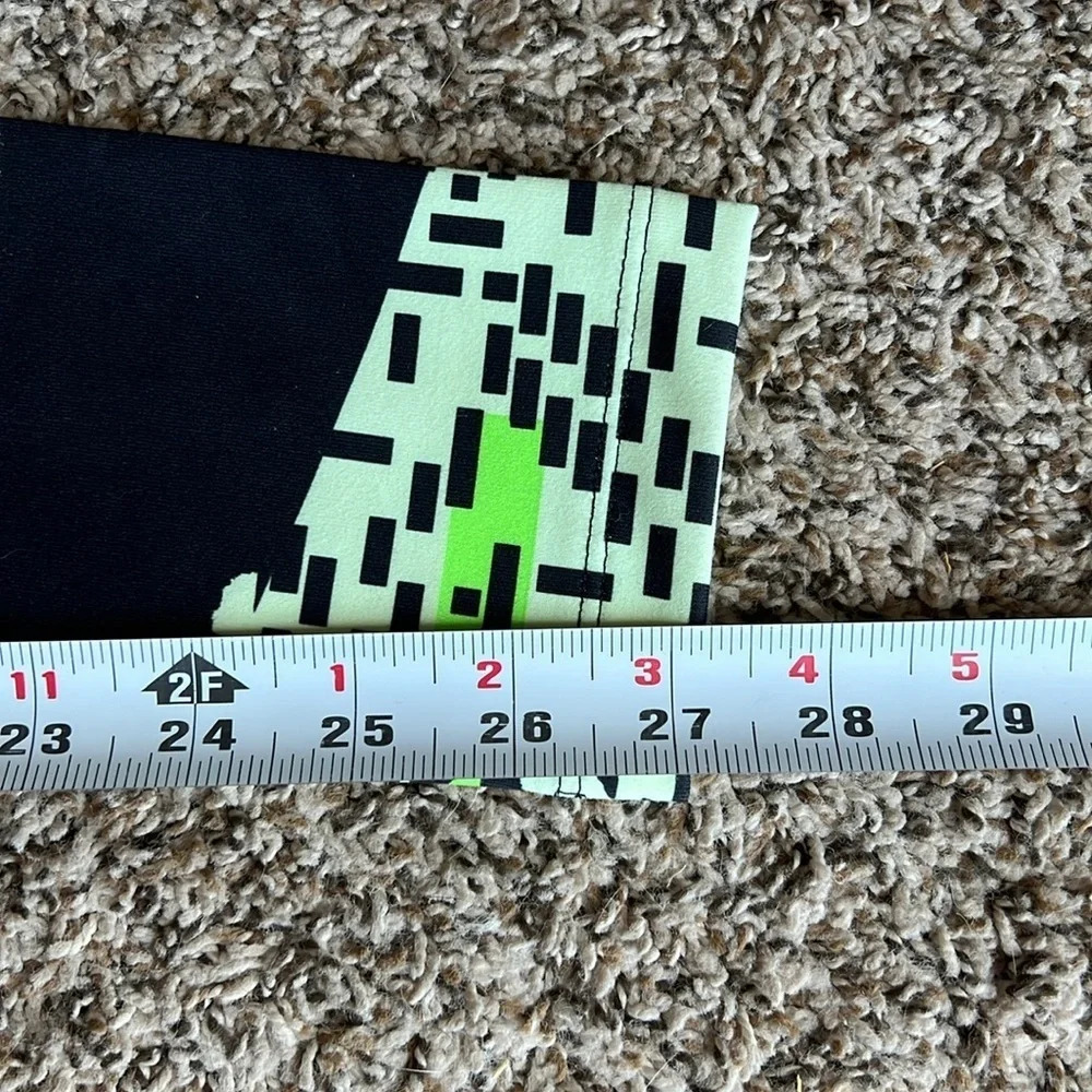 NWT Under Armour Women’s XS High Rise Legging Heat Gear Reflect Printed - Picture 5 of 6